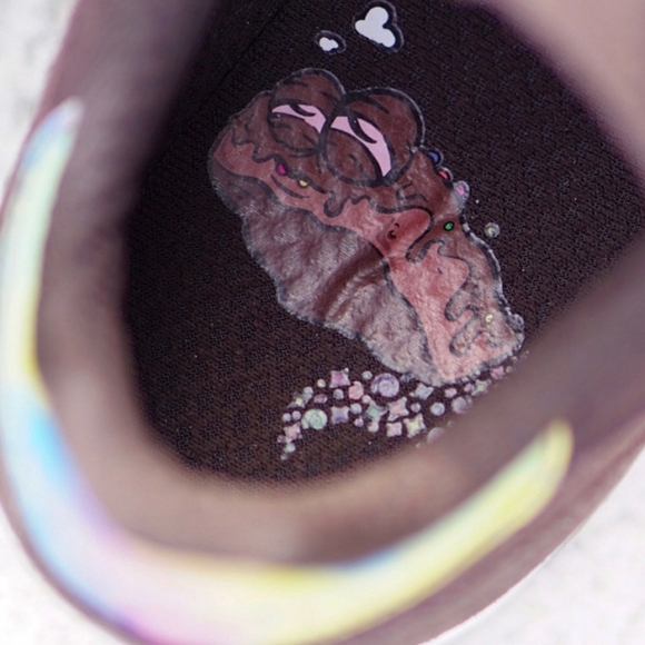 Reebok Classic Munchies Pack 'Cosmic Brownie' with Colorful Accents (Exclusive!)